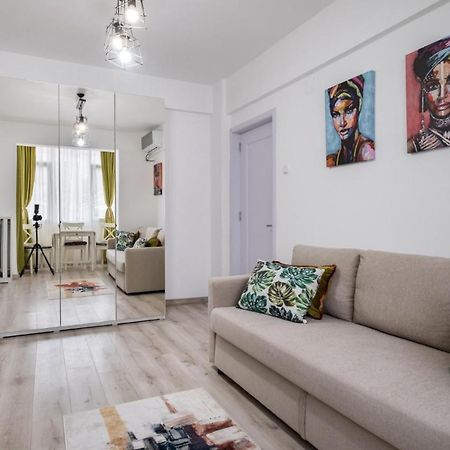 Laroka House Cosy And Modern Apartment Universitate-City Centre Bukarest Exteriör bild