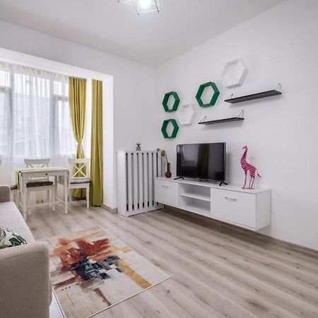 Laroka House Cosy And Modern Apartment Universitate-City Centre Bukarest Exteriör bild