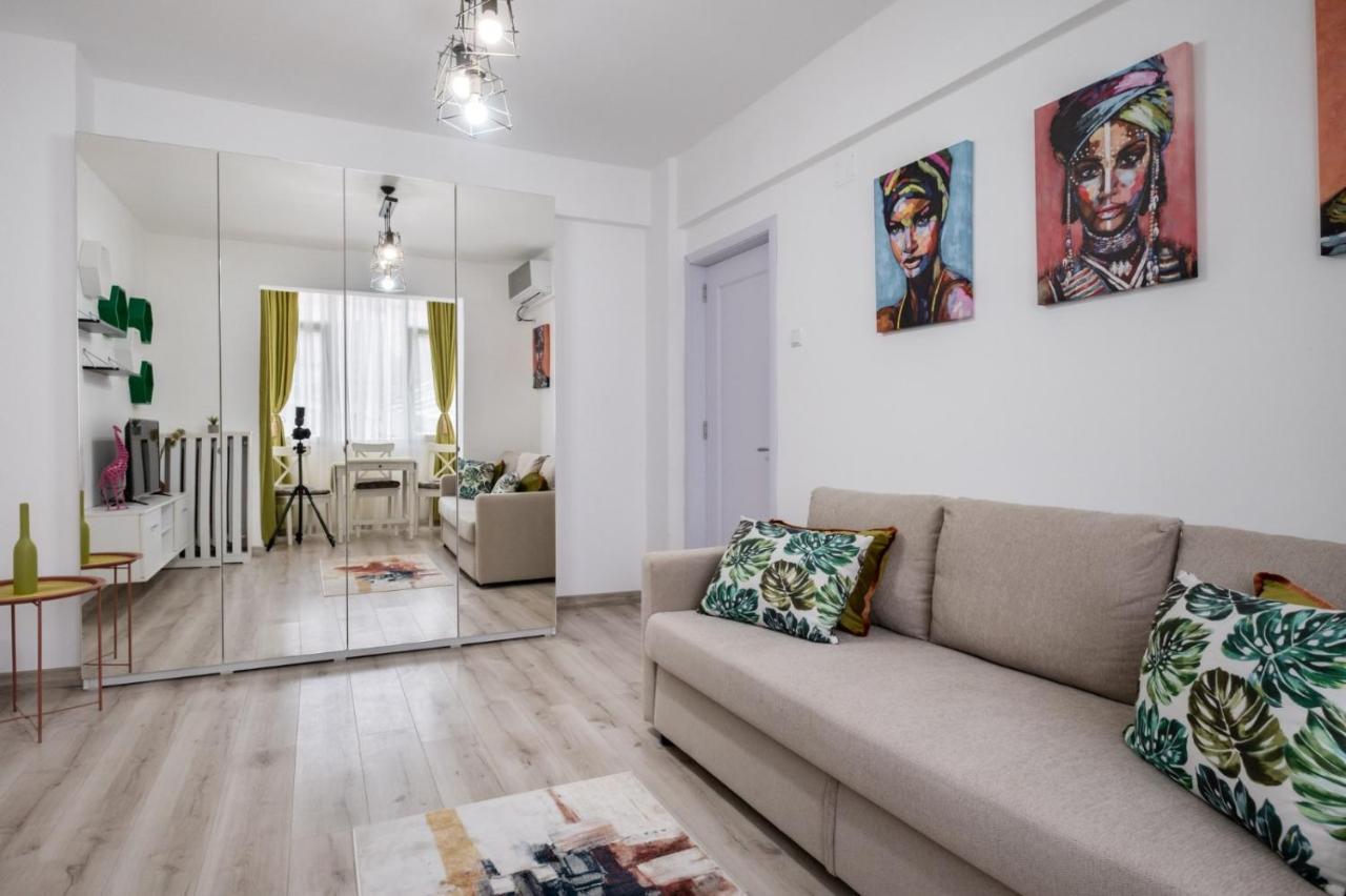 Laroka House Cosy And Modern Apartment Universitate-City Centre Bukarest Exteriör bild