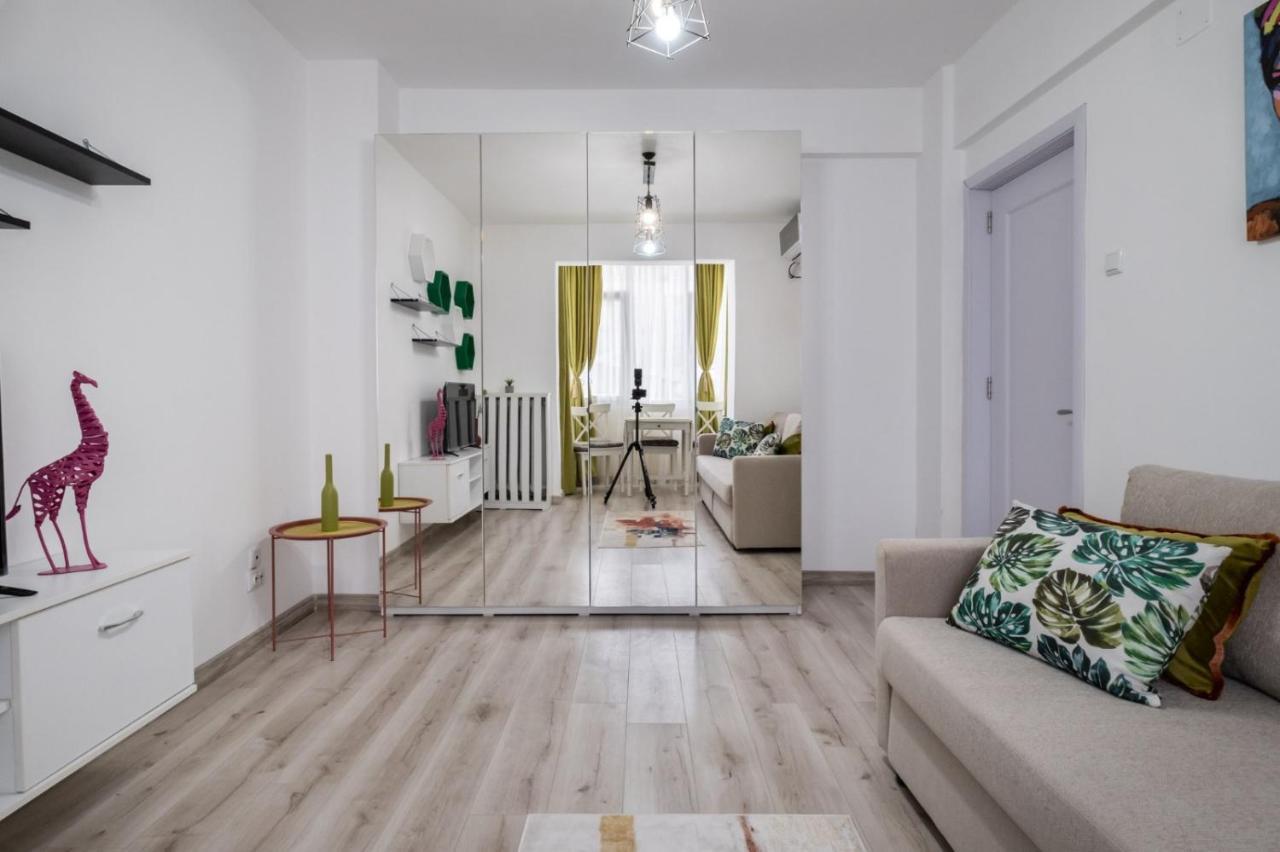 Laroka House Cosy And Modern Apartment Universitate-City Centre Bukarest Exteriör bild