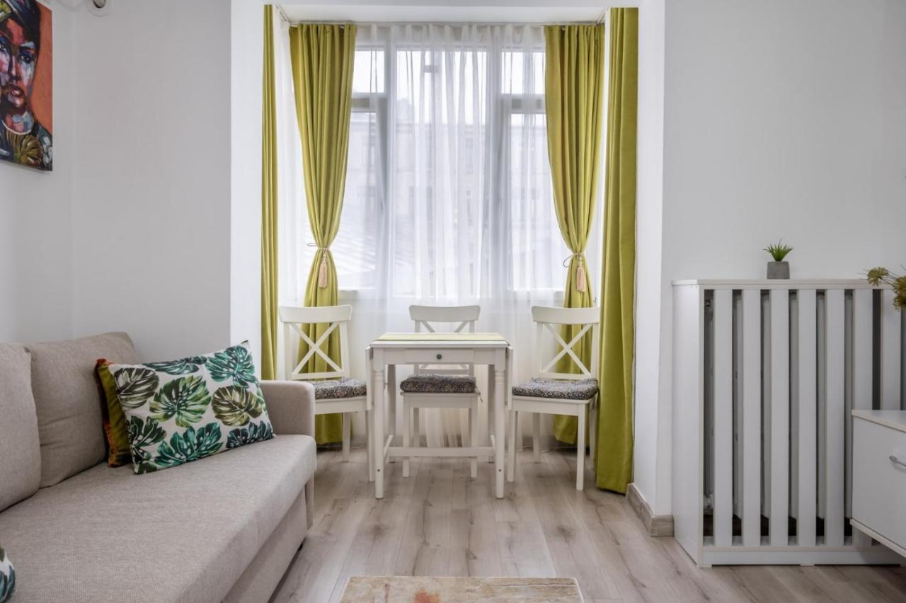 Laroka House Cosy And Modern Apartment Universitate-City Centre Bukarest Exteriör bild