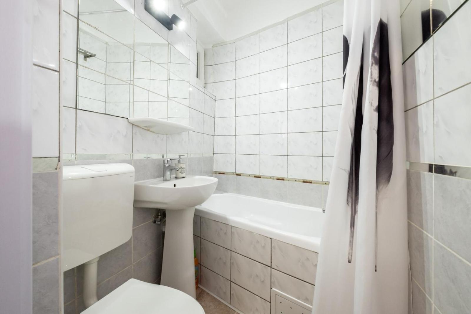 Laroka House Cosy And Modern Apartment Universitate-City Centre Bukarest Exteriör bild