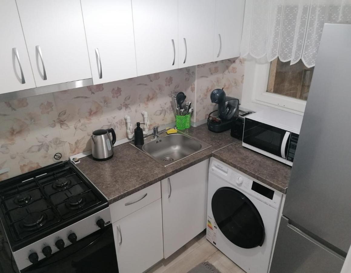 Laroka House Cosy And Modern Apartment Universitate-City Centre Bukarest Exteriör bild